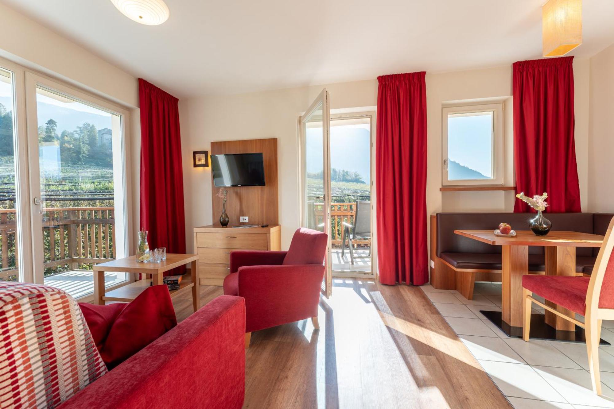 Feldhof Schenna Aparthotel Exteriör bild