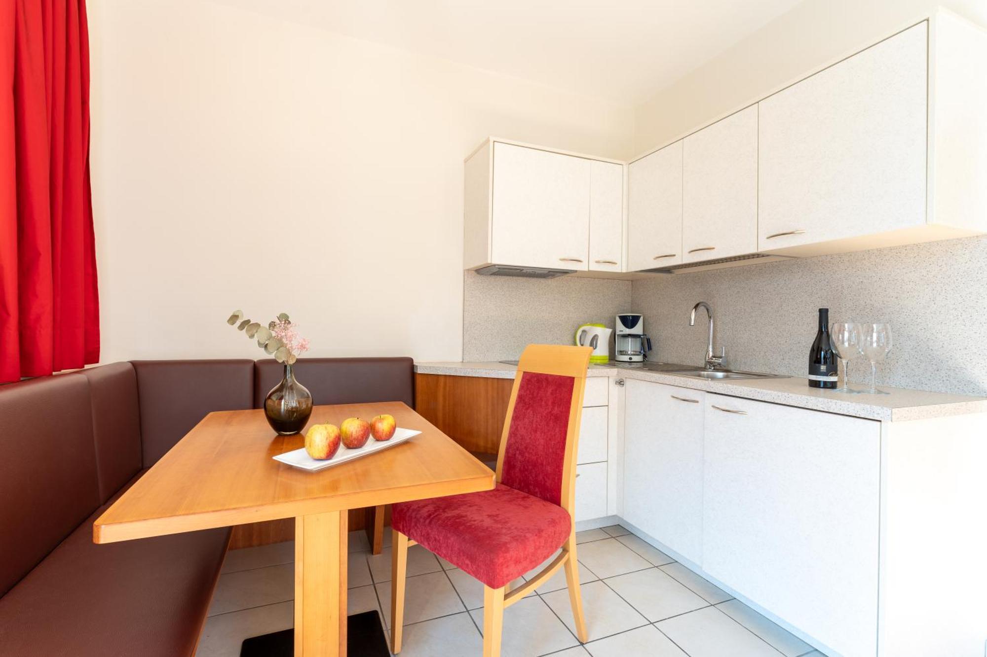 Feldhof Schenna Aparthotel Exteriör bild